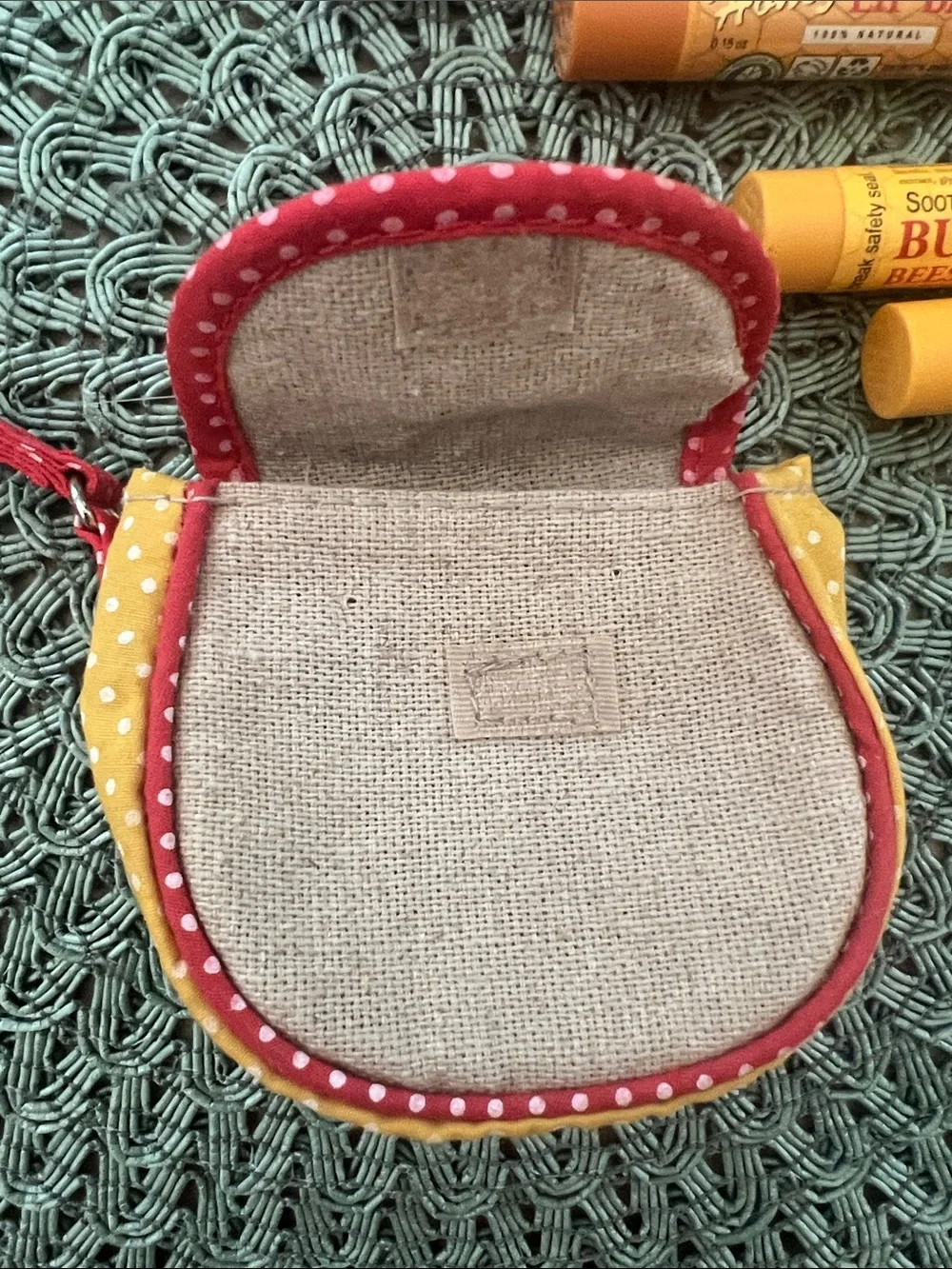 New never opened, Burt's Bees replenishing lip 👄 balms (4) in pouch.